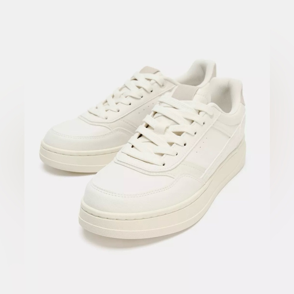 ZARA CONTRAST SNEAKERS
Color: OFF WHITE * Size: 7.5 (38)